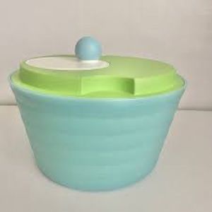 Tupperware salad spinner